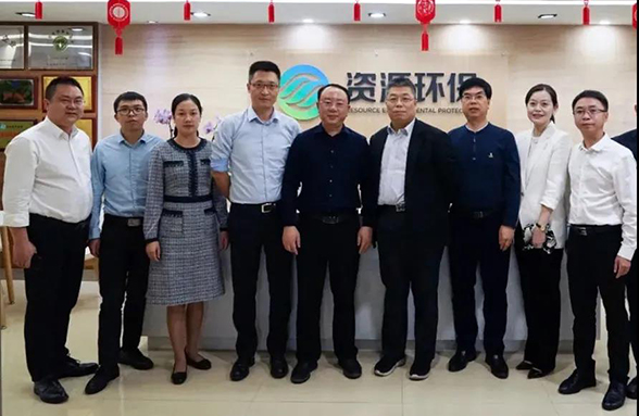 江西崇義縣委李國泉書記一行蒞臨資源環(huán)?？疾旖涣? /></div>
                                    <div   id=